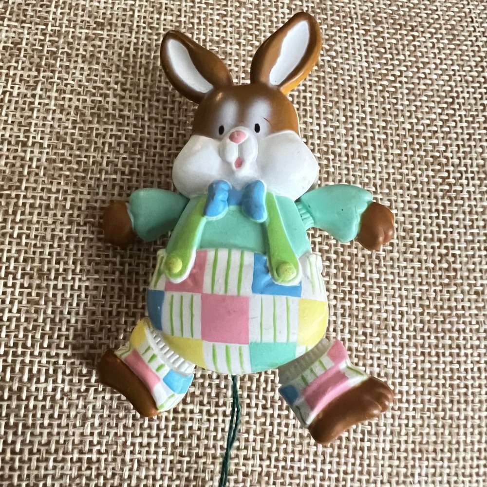Vintage Bloomer Bunny AGC Easter Pull‎ String Brooch Pin Small Pastel Kitsch